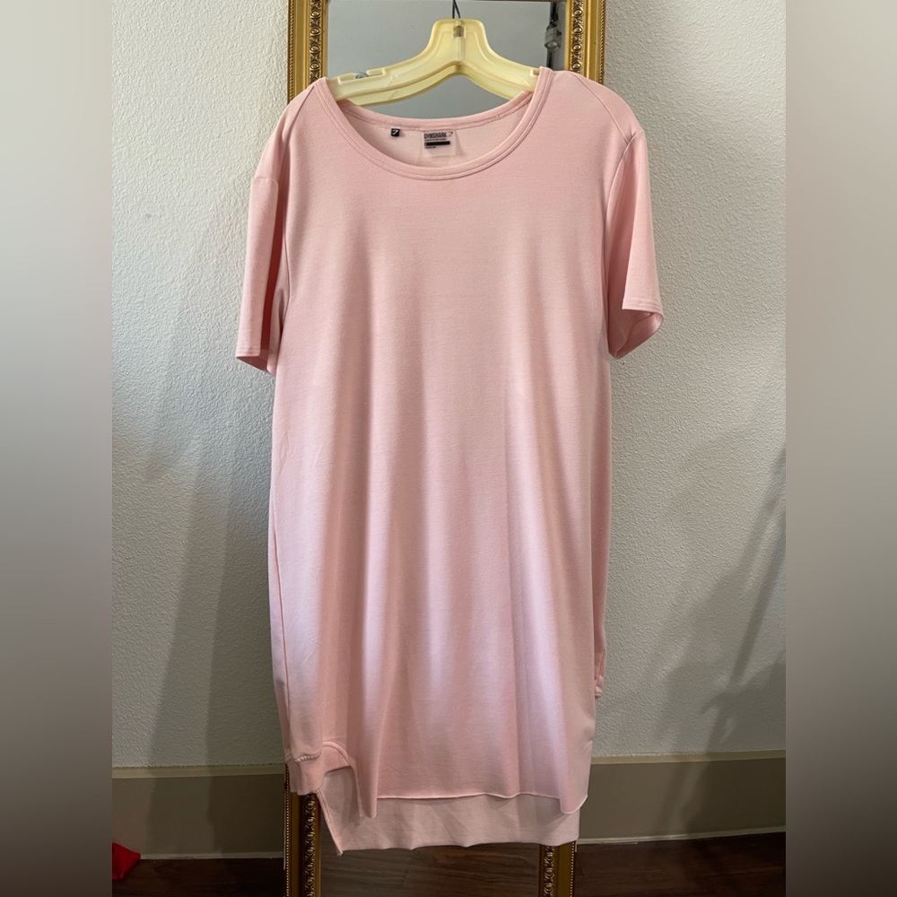 Flowy Gymshark dress. Pretty light rose pink!